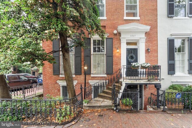 Building Photo - 3267 N St NW
