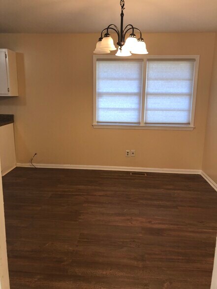 Building Photo - 1846 Colony Dr