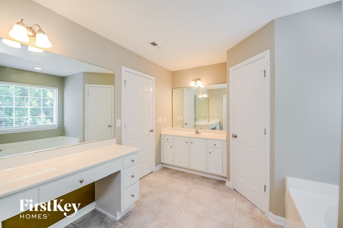 Building Photo - 4594 Ramseur Dr