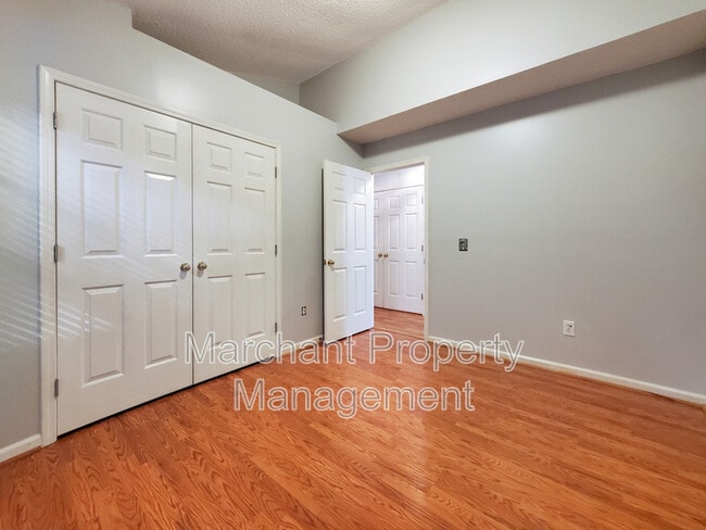 Building Photo - 237 Oak Valley Dr