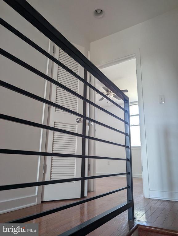 Building Photo - 1222 S Harmony St