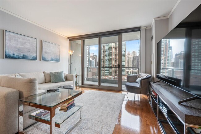 Building Photo - 420 E Waterside Dr