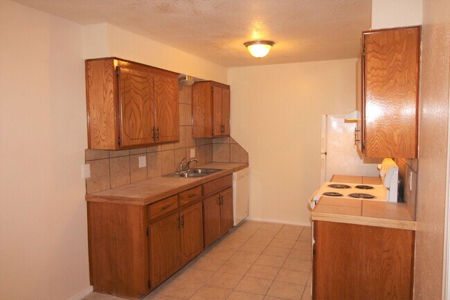 Building Photo - 1707 Jennifer Cir