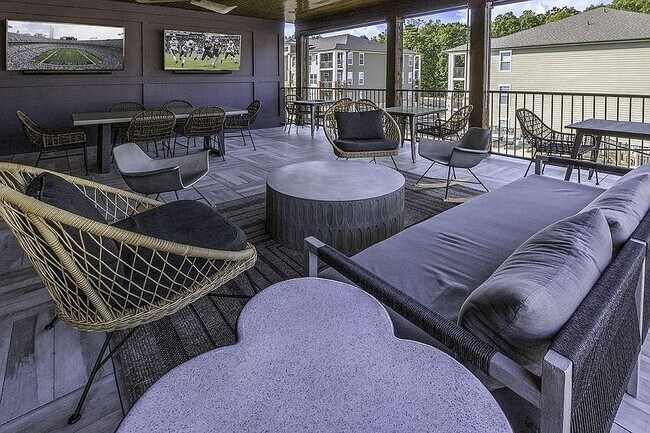 Lounge - 106 Locomotive Ln