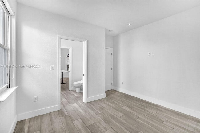Building Photo - 11430 NW 82nd Terrace