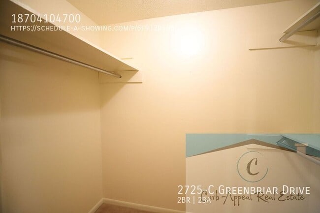 Building Photo - 2725 Greenbriar Dr