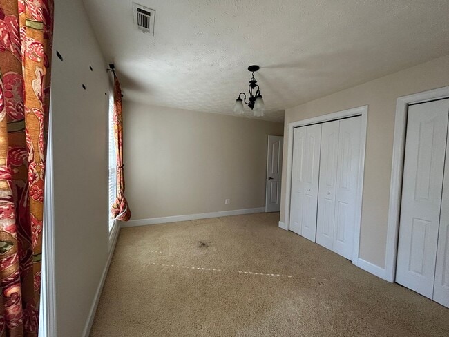 Building Photo - **ASK HOW YOU CAN MOVE IN WITH NO SECURITY DEPOSIT**111 Hanbury Lane - 4 BD, 2.5 BA Home in the A...