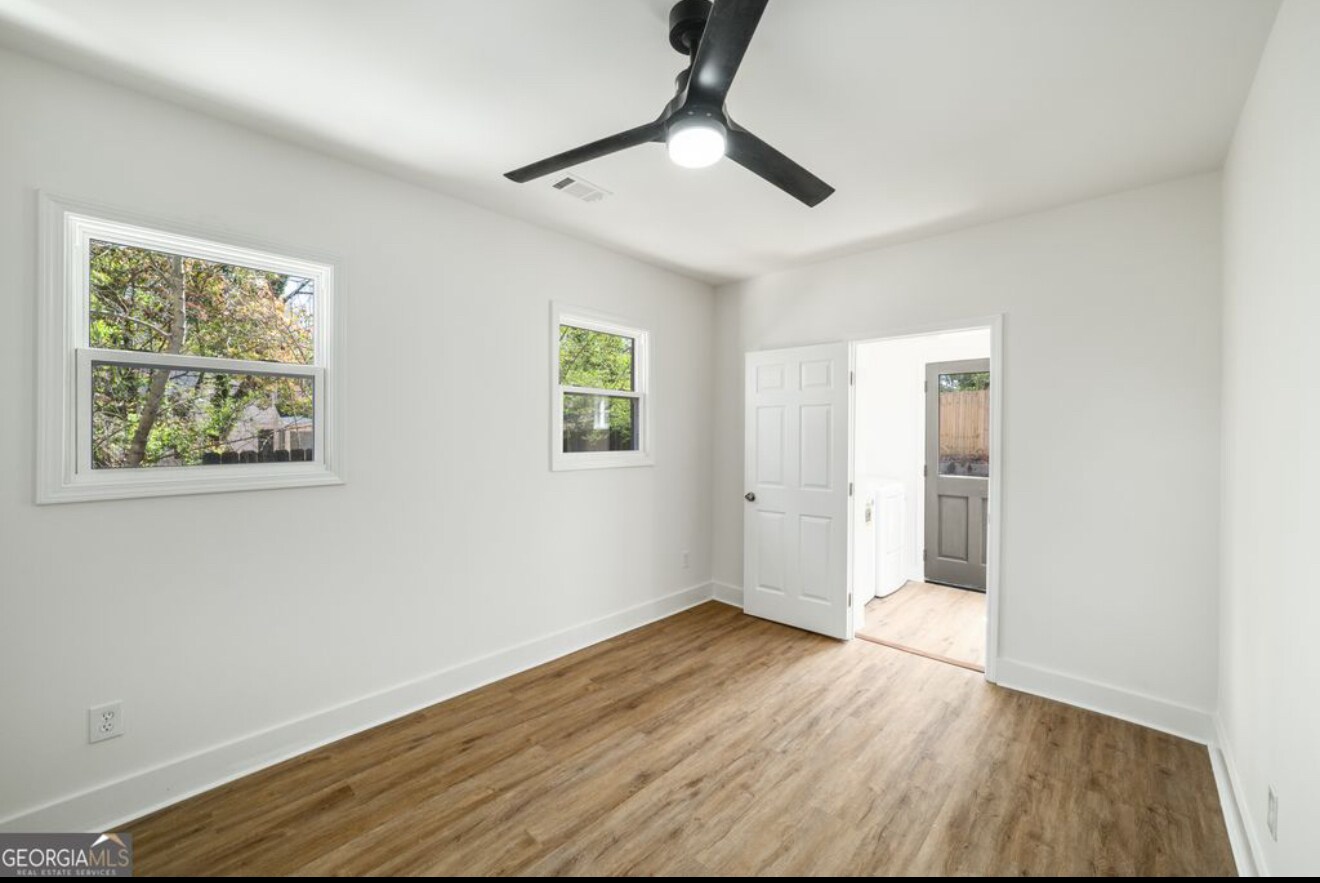 Building Photo - 936 Byron Dr SW