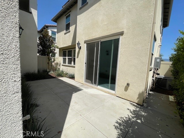 Building Photo - 26149 Park Ave