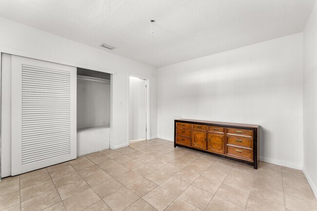 Building Photo - 923 W Las Olas Blvd