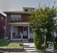 Building Photo - 2 Bedroom House available now in Harrisburg!