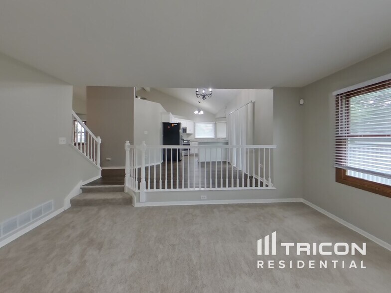 Building Photo - 1414 Lakewood Dr