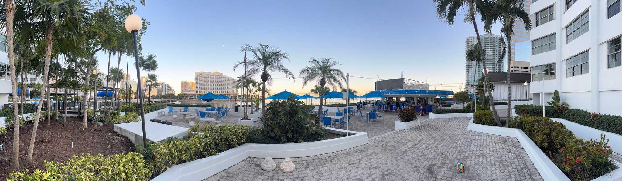 Building Photo - 801 Brickell Bay Dr