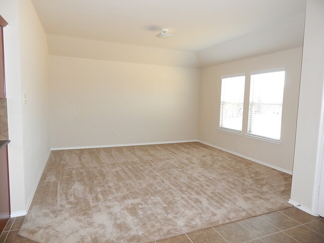 Building Photo - Beautiful 4 Bedroom Available in The Verandah