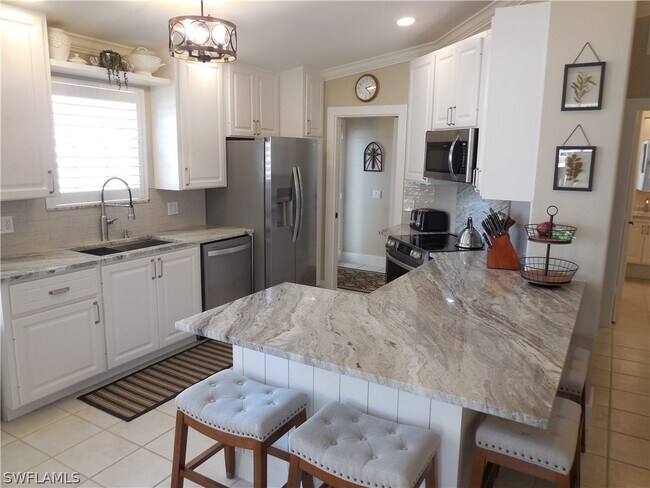 Building Photo - 5441 Guadeloupe Way