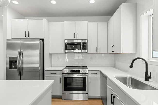 Building Photo - Rent-to-Own - Modern New Construction Home!