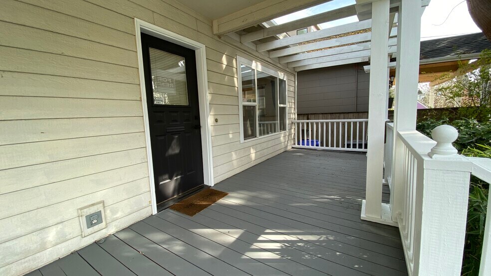 Building Photo - 3724 N Albina Ave