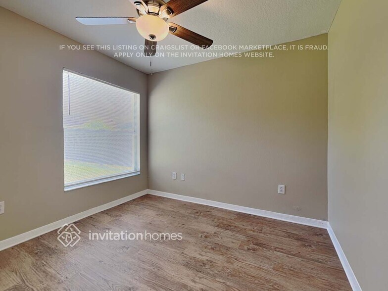 Building Photo - 3430 Golden Eagle Dr