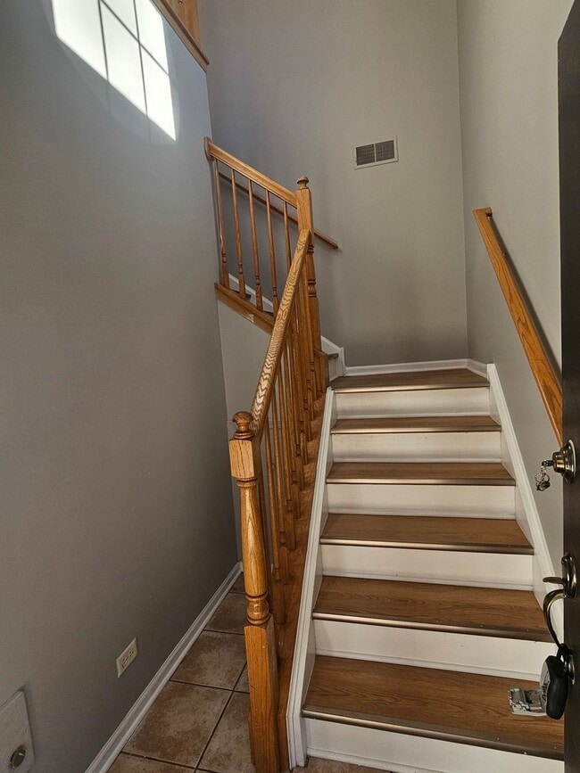 Building Photo - 852 Woodewind Dr