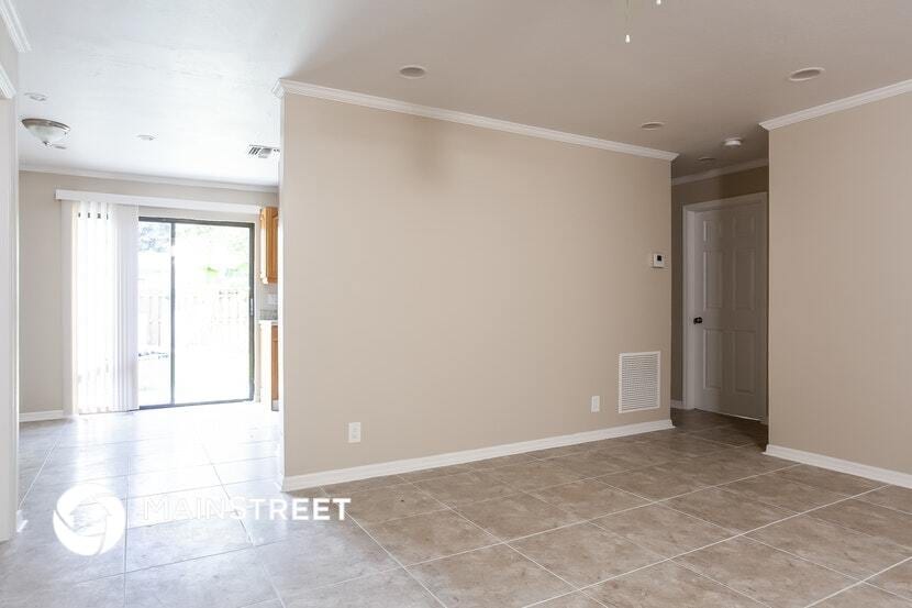 Building Photo - 848 Arlington Dr