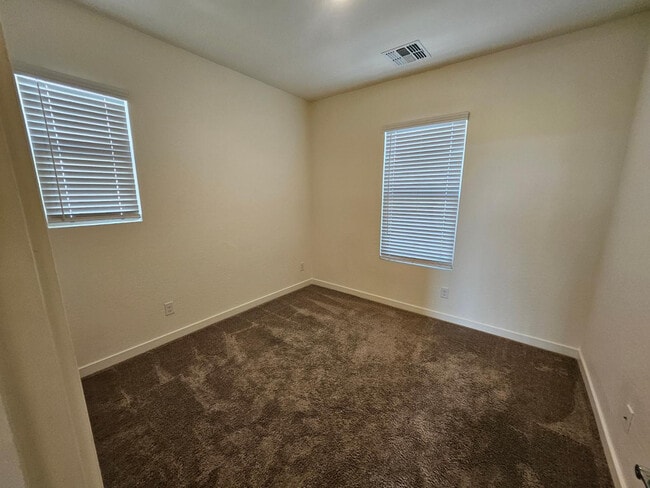 Building Photo - 4061 E Pony Ln
