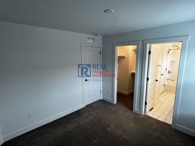 Building Photo - 5955 Rendezvous Pkwy
