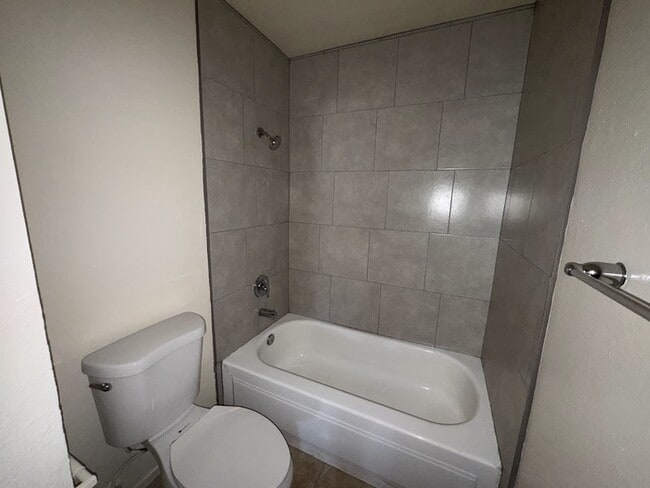 Building Photo - 7119 W Minnezona Ave