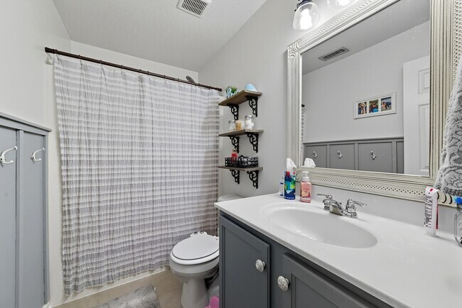 Building Photo - 432 Rose Garden Ln