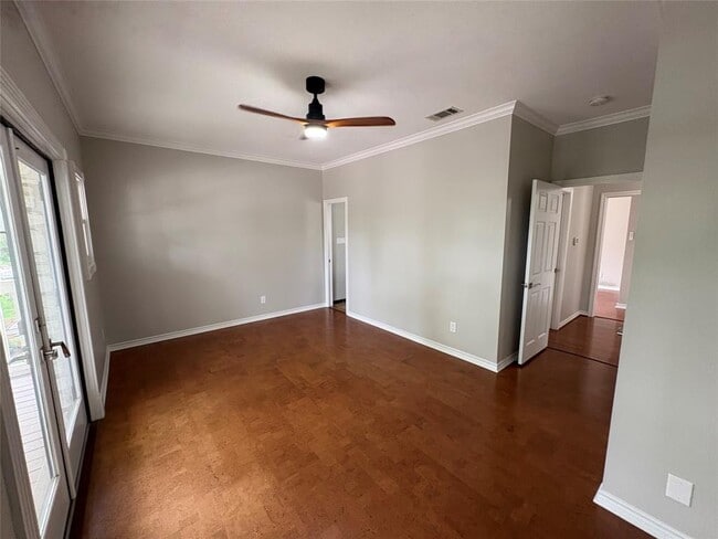 Building Photo - 1204 W 39th St