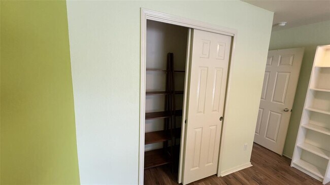 Building Photo - 700 Sweet Leaf Ln