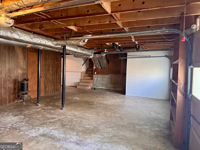 Building Photo - 3710 Creekview Cir