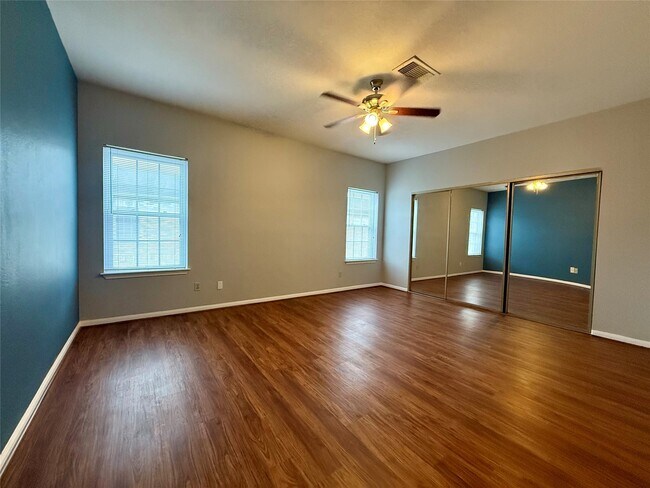 Building Photo - 3254 Holly Hall St