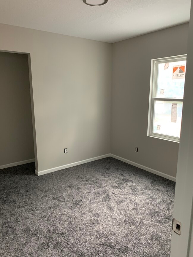 Building Photo - 2106 Fairmont St SE