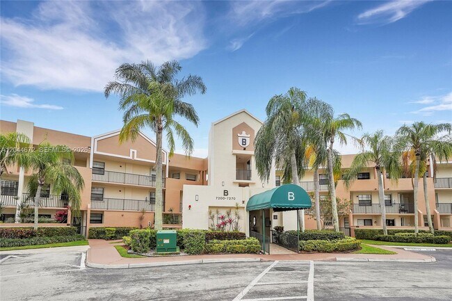 Building Photo - 7250 Fairfax Dr