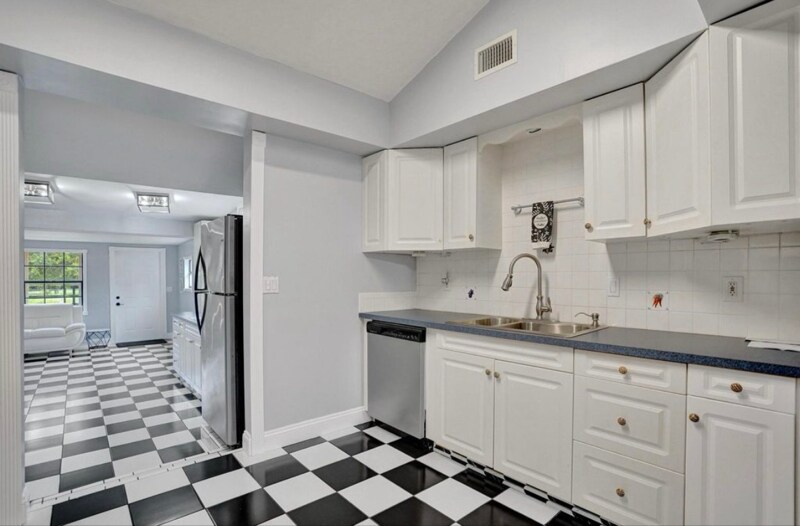 Building Photo - 502 Rambling Dr Cir