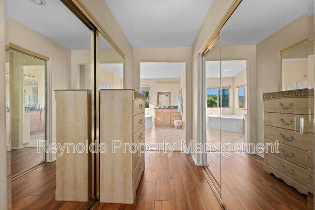 Building Photo - 38276 Pine Creek Pl