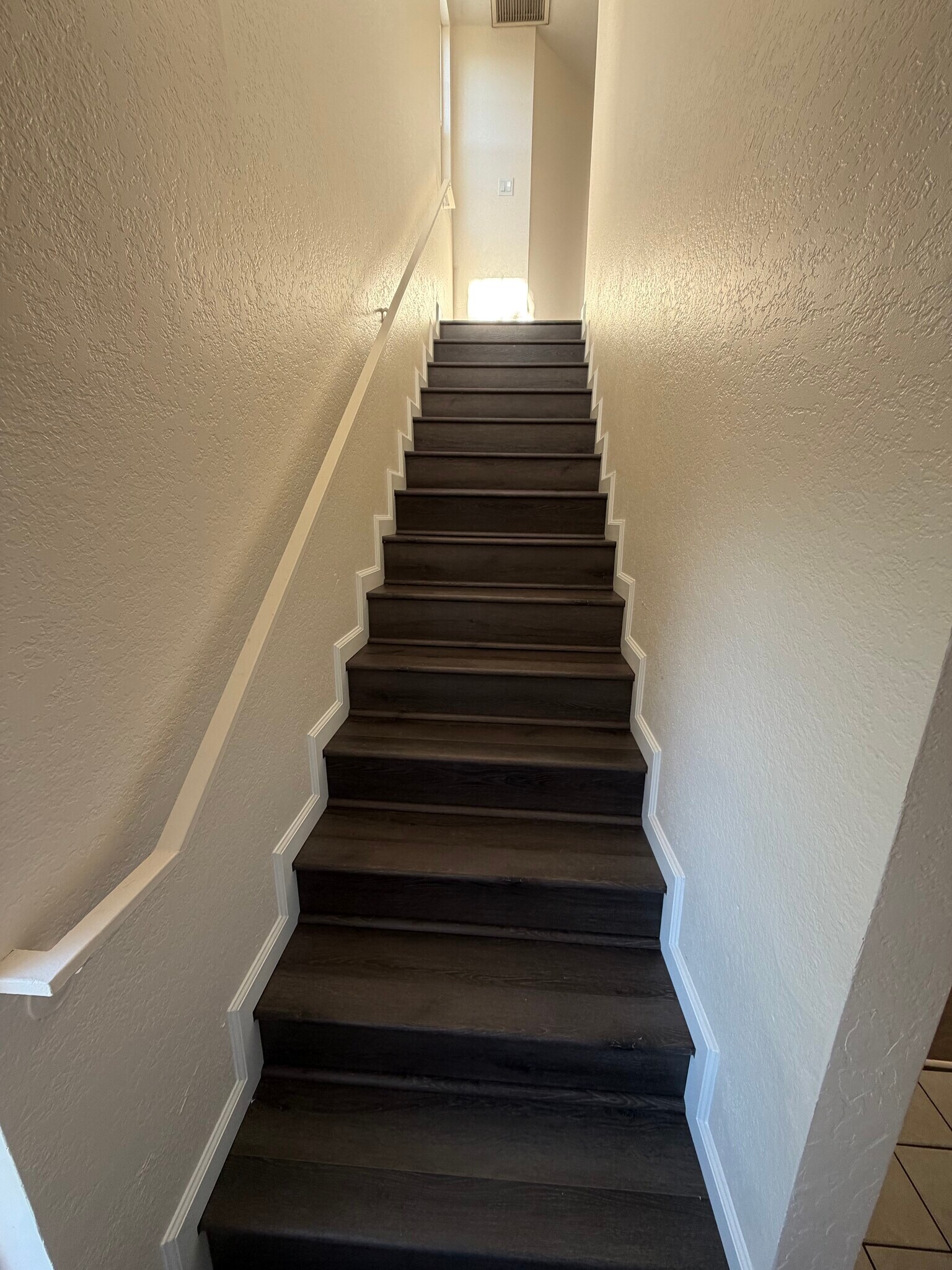 Building Photo - 13522 Glenoaks Blvd