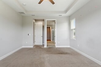 Building Photo - 1125 Victoria Hills Dr S
