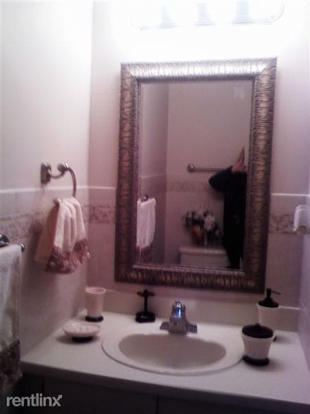 Building Photo - 227 Lindsey Ct