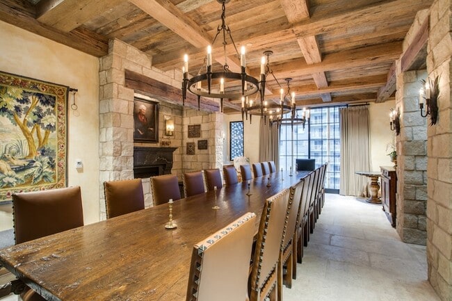 Building Photo - 515 Church St