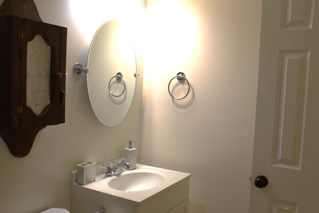 Building Photo - 514 Delaney Rd NW