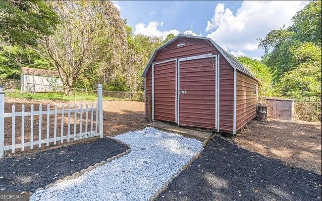 Building Photo - 1523 Delia Dr