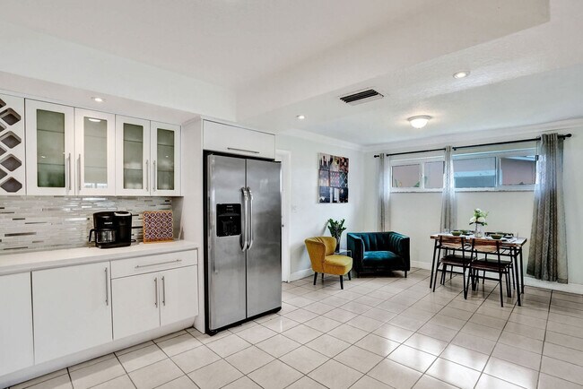 Building Photo - 5415 Harrison St