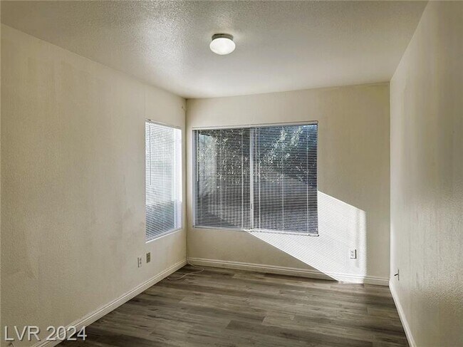 Building Photo - 2706 Chokecherry Ave