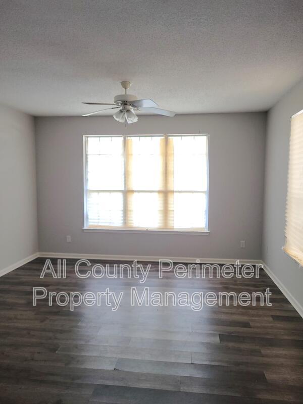 Building Photo - 7620 Creekside Ln