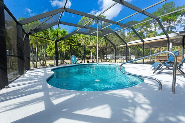 Building Photo - 169 Armadillo Way