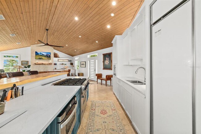 Building Photo - 644 Riverview Rd