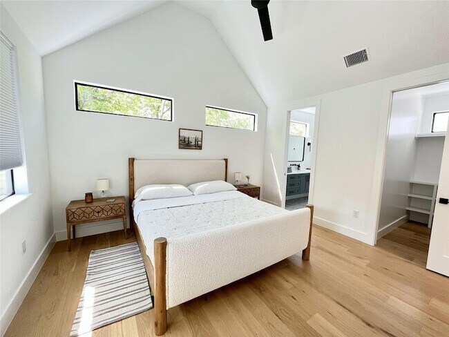 Building Photo - 7809 Mullen Dr