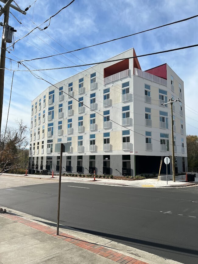 Building Photo - 600 S Duke St