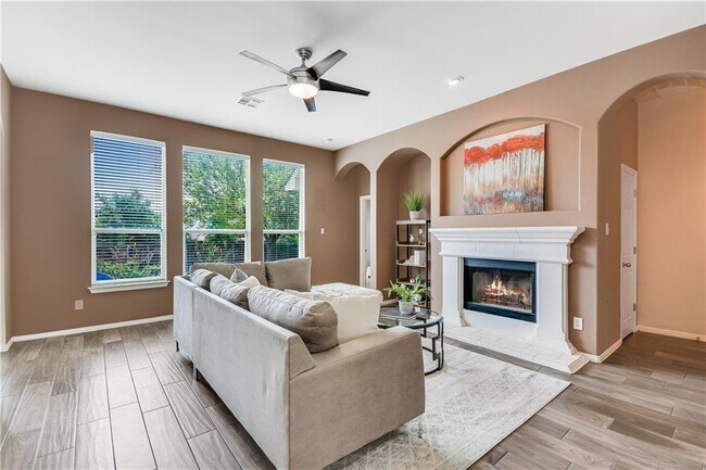 Building Photo - 1309 Bull Horn Loop